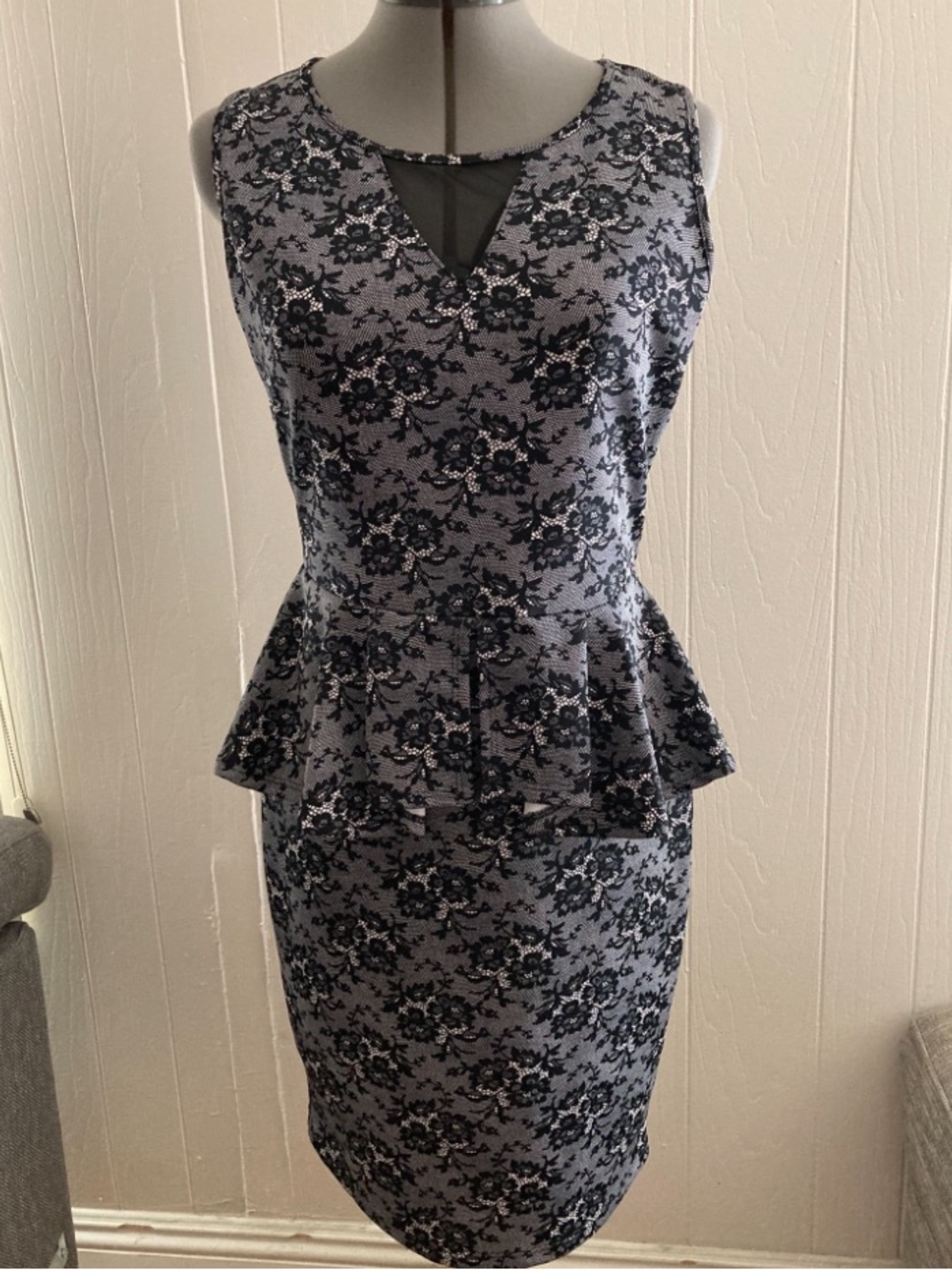 🔥 LOVE ANDREA black/white floral pattern, detailed sleeveless dress size M